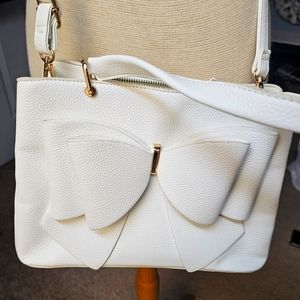 Hand bag